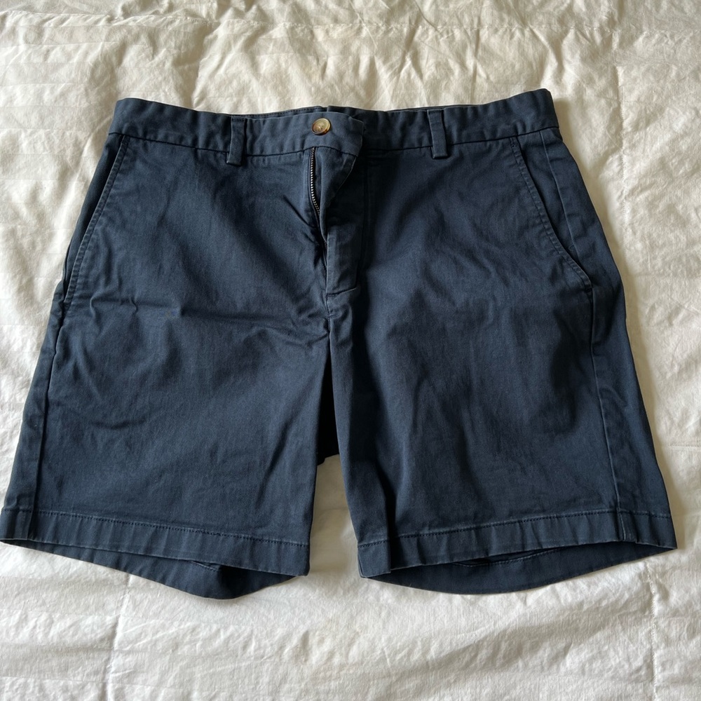 Vineyard Vines men’s breaker shorts- 33”